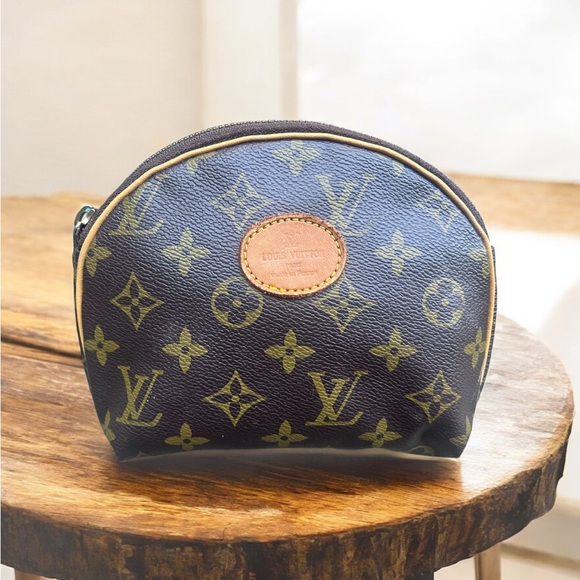 1970's Vintage Louis Vuitton Makeup bag Cosmetic Bag  zip around closure - Picture 1 of 8